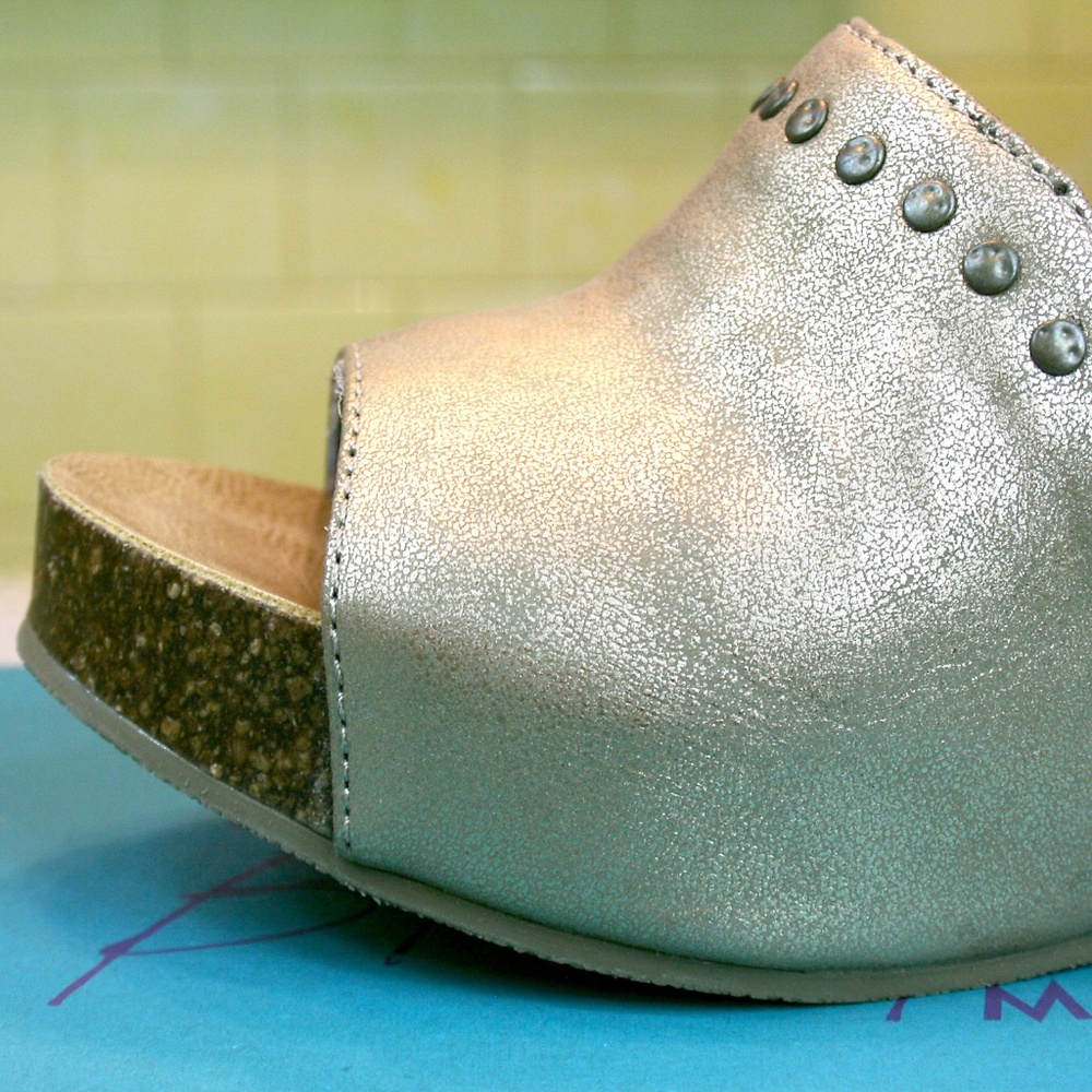 Studded Metallic Vegan Leather Wedge Sandal NIB - Picture 6 of 8